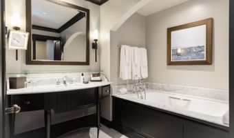 130 Daybreak Rdg Hs302, Avon, CO 81620
