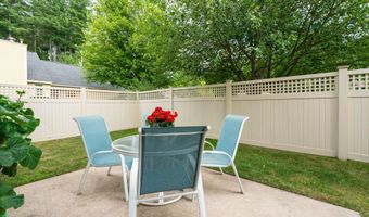 2 Turnberry Cir 113, Bedford, NH 03110