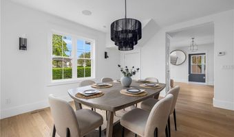 104 Second St, Newport, RI 02840