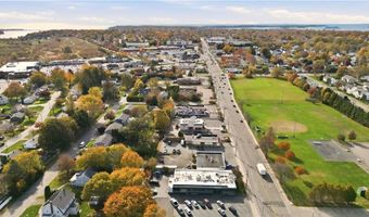 651 W Main Rd, Middletown, RI 02842