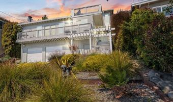 445 Monterey Dr, Aptos, CA 95003