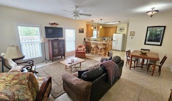 142 Bay Colony Way, Apalachicola, FL 32320