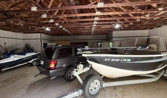 229 E Taxiway Dr, Albany, KY 42602