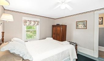 5 Greenhouse Ln, Bradford, NH 03221