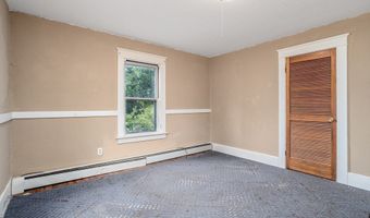 22 Orange St, Athol, MA 01331