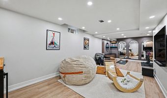 586 Kuehnle Ave, Ann Arbor, MI 48103