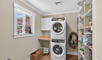 746 C St, Ashland, OR 97520