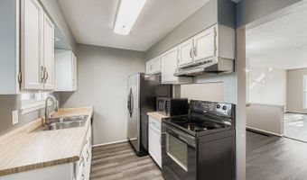 2204 S Jasper Way B, Aurora, CO 80013