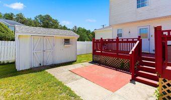 16 Cherry St, Beachwood, NJ 08722