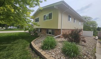 1507 Squire Ln, Aberdeen, SD 57401