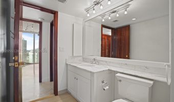 19355 Turnberry Way 25Gr, Aventura, FL 33180