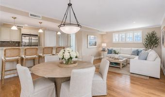 20 Narragansett Ave 306, Narragansett, RI 02882