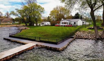43055 Seaway Ave, Alexandria Bay, NY 13607