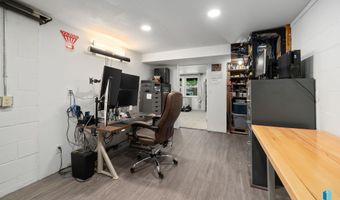 121 S 5th Ave, Brandon, SD 57005