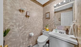 24 Iris Ln, North Providence, RI 02911