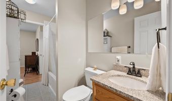 288 Brightfield Dr, Ballwin, MO 63021
