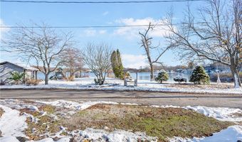 584 Apple Dr, Akron, OH 44319