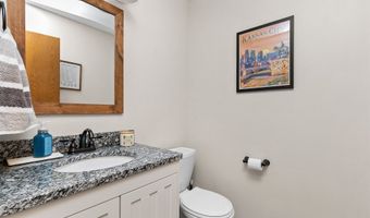 1422 Alderwood Dr, Altoona, IA 50009