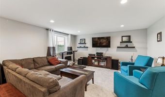 1819 8th Ave SE, Altoona, IA 50009