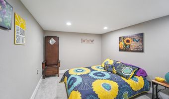 4905 SW 15th St, Des Moines, IA 50315