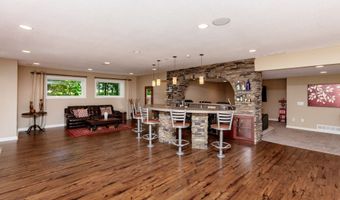 605 Oakwood Pl, Polk City, IA 50226