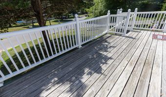 9 Whitewood Rd, Clinton, CT 06413