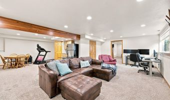 906 Delaware Dr, Buffalo, WY 82834
