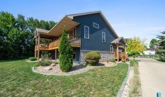 212 N Fairway Dr, Brandon, SD 57005