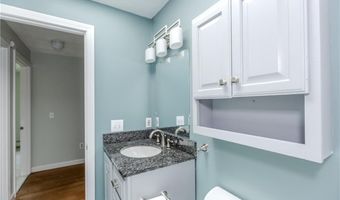 12 Twin Leaf Trl, Narragansett, RI 02874