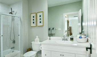 460 Club Dr, Aurora, OH 44202