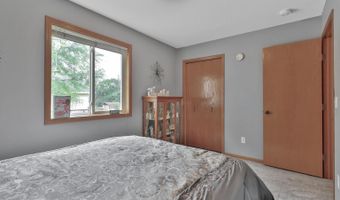 3730 Tower Pond Dr, Anoka, MN 55303
