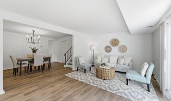 5603 INDEPENDENCE Cir, Alexandria, VA 22312