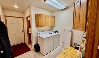 7428 Hough Rd, Almont, MI 48003