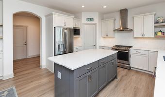 6111 NE Briarwood Dr, Ankeny, IA 50021