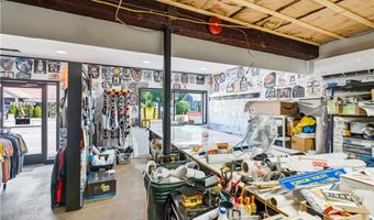 912 Tiogue Ave, Coventry, RI 02816