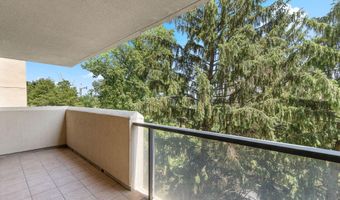 1101 S ARLINGTON RIDGE Rd 214, Arlington, VA 22202