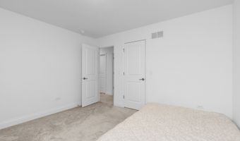 1014 Dr. John Burkey, Algonquin, IL 60102