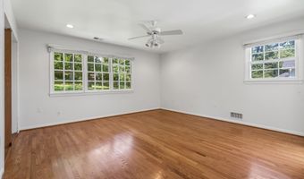 6828 WINTER Ln, Annandale, VA 22003