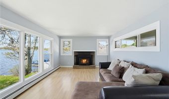 29 E Shore Dr, Coventry, RI 02816