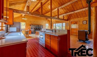 17 Rustic Rd, Cody, WY 82414