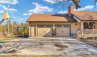 6930 SW Hoch Rd, Auburn, KS 66402