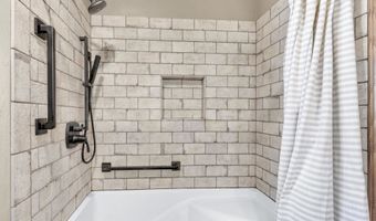 1724 SCHAEFER Cir, Appleton, WI 54915