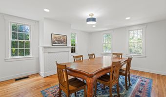 259 Falmouth Rd, Falmouth, ME 04105