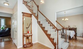 420 April Oaks Ct, Ballwin, MO 63021