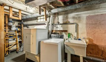 117 E Pershing St, Bloomfield, CT 06002