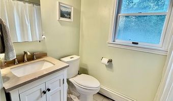 209 Skunk Hill Rd, Hopkinton, RI 02832