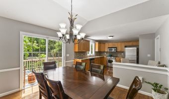 24 Ken Oaks Dr, Danbury, CT 06810
