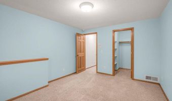 2602 Rivers Bluff Ln, Anoka, MN 55303