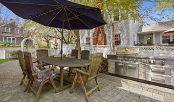 8 Champlin St, Newport, RI 02840