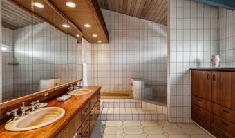 586 Kaimalino St, Kailua, HI 96734